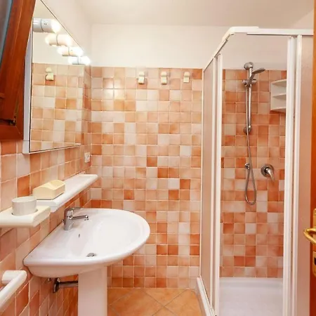 Apartment Taverna Perla Marina 4